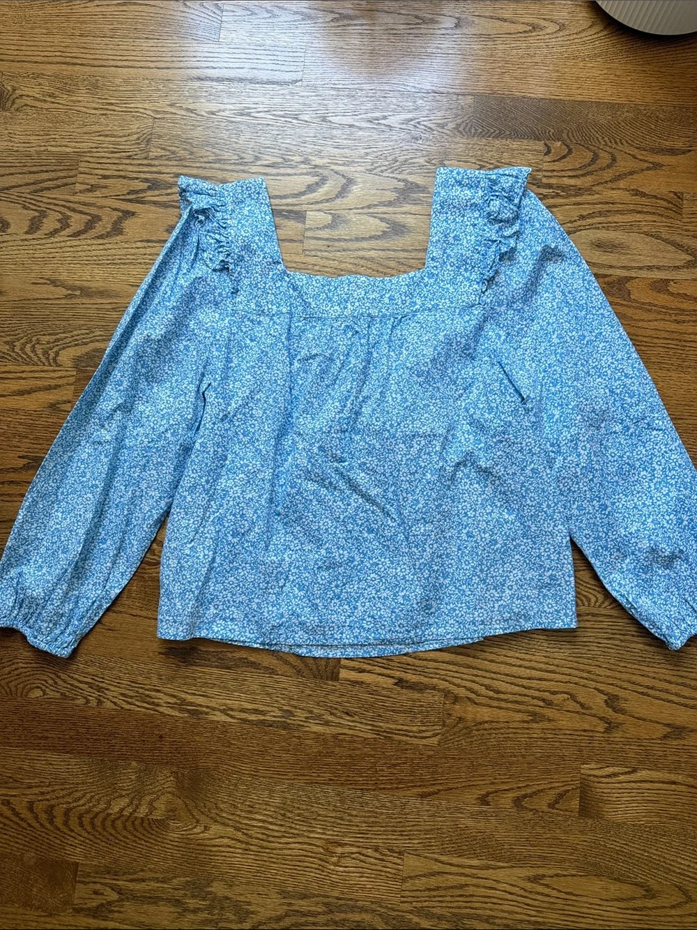 EUC J. Crew Blue White Floral Square-Neck Ruffle Top